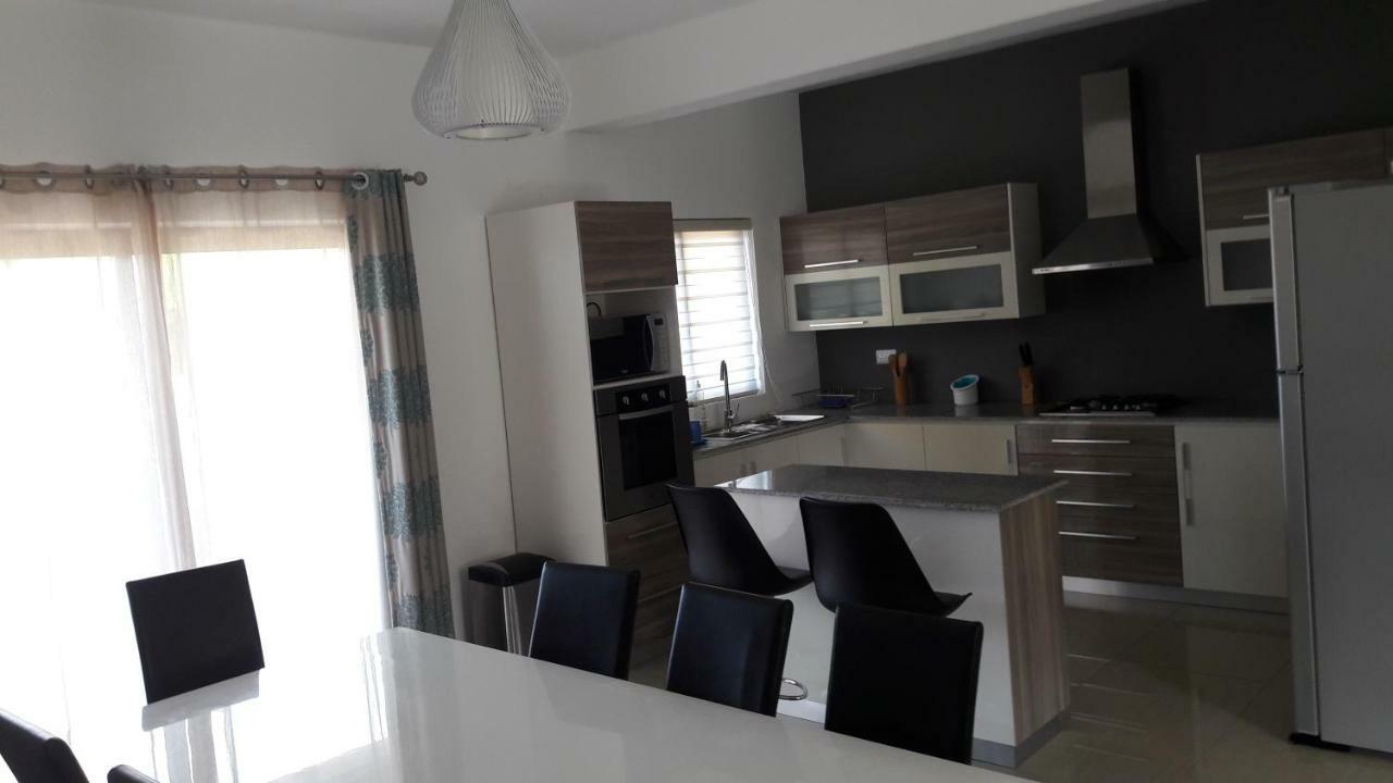 Villazur Flic en Flac Bagian luar foto